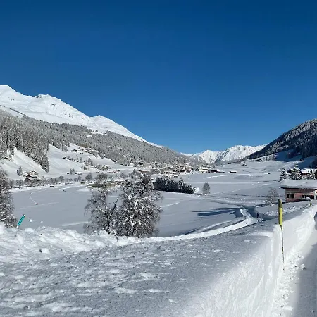 Alberti 5 דירה *